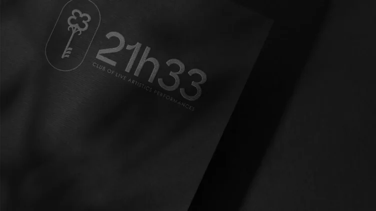 21H33